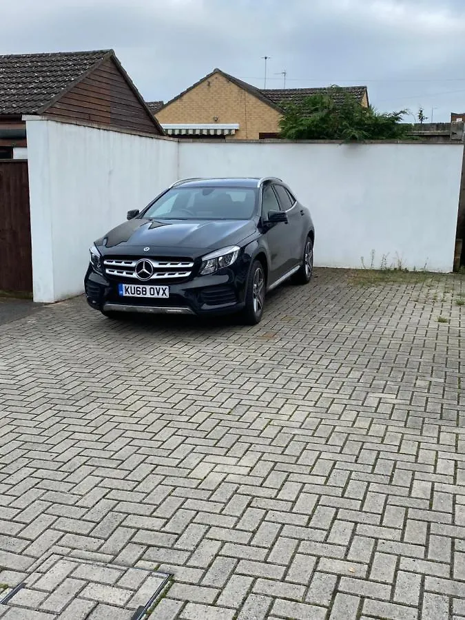 Private Room, Shared Bathroom With One Other, Tea And Coffee Making Facilities, Mini Fridge And Hairdryer, King Sized Bed With Help Yourself Continental Breakfast In Secluded Modern Property With Parking Bournemouth United Kingdom